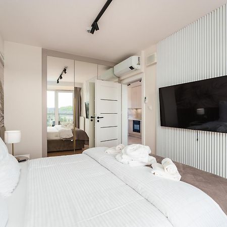 Apartament Delux Kasprowicza 20C Prywatny Parking Basen Sauna Oraz Silownia W Cenie Колобжег Екстериор снимка